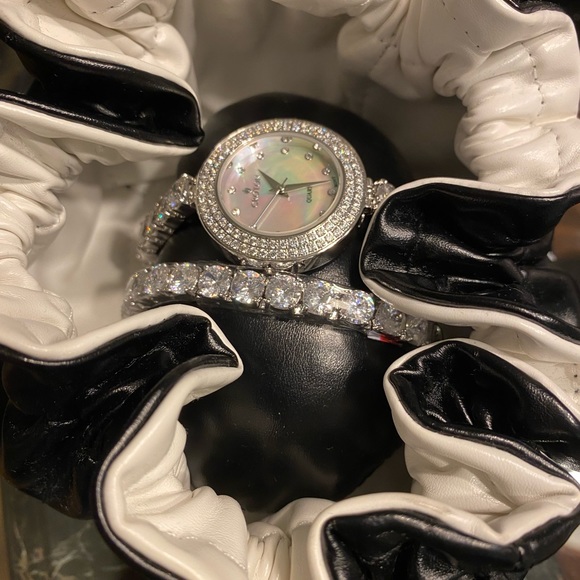 2 pc Croton Women Silver CZ Watch/tennis Bracelet Set with Mother of Pearl Dial. - Picture 3 of 5